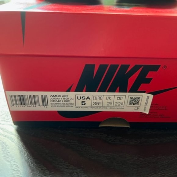 Womens AIR JORDAN High tops - Picture 4 of 7